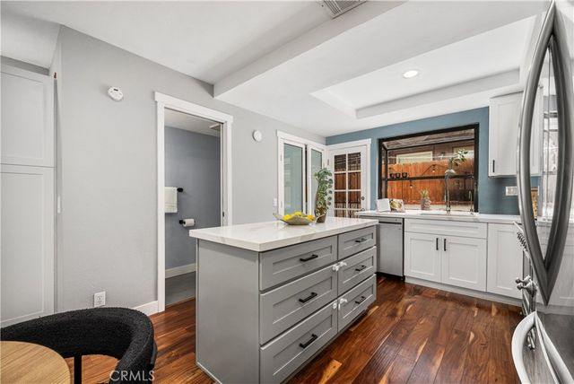 2061 Chatsworth 5, San Diego, CA 92107