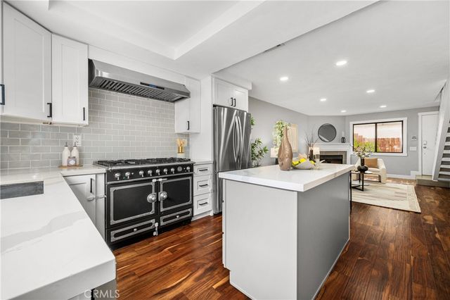 2061 Chatsworth 5, San Diego, CA 92107