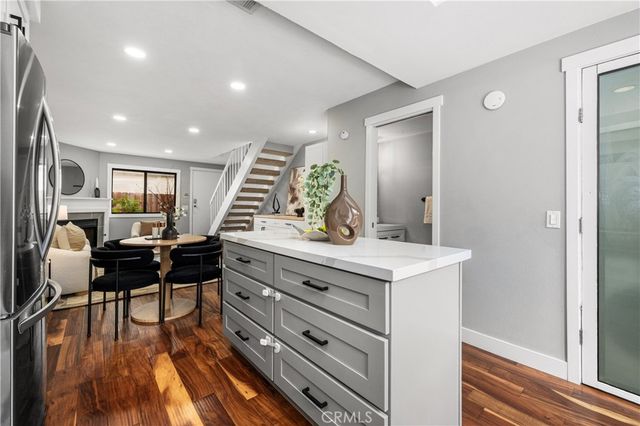 2061 Chatsworth 5, San Diego, CA 92107