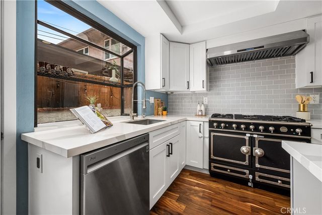2061 Chatsworth 5, San Diego, CA 92107