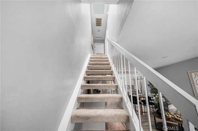 2061 Chatsworth 5, San Diego, CA 92107