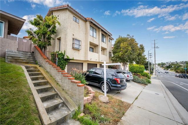 2061 Chatsworth 5, San Diego, CA 92107