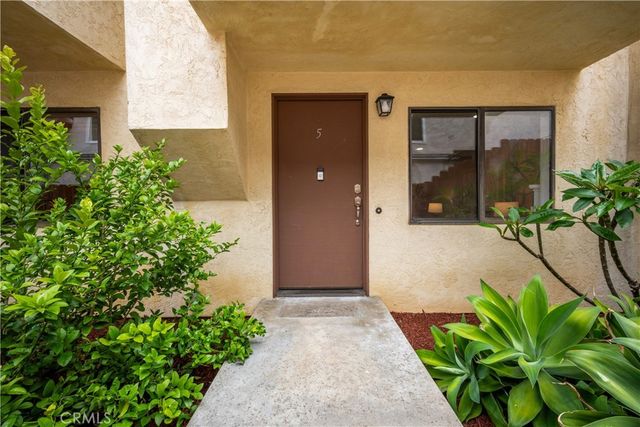 2061 Chatsworth 5, San Diego, CA 92107