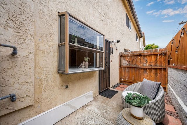 2061 Chatsworth 5, San Diego, CA 92107