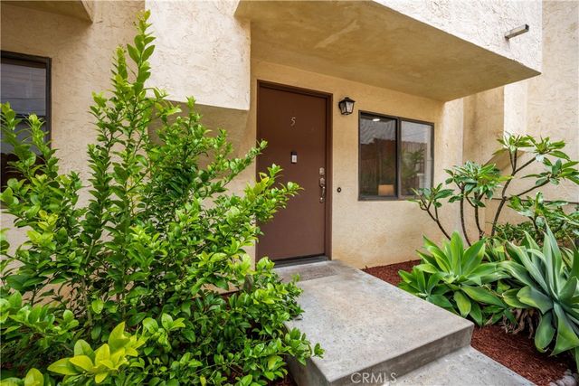 2061 Chatsworth 5, San Diego, CA 92107