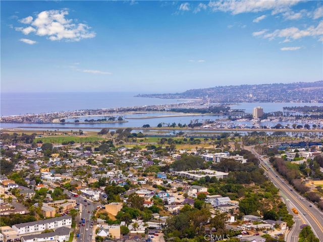 2061 Chatsworth 5, San Diego, CA 92107