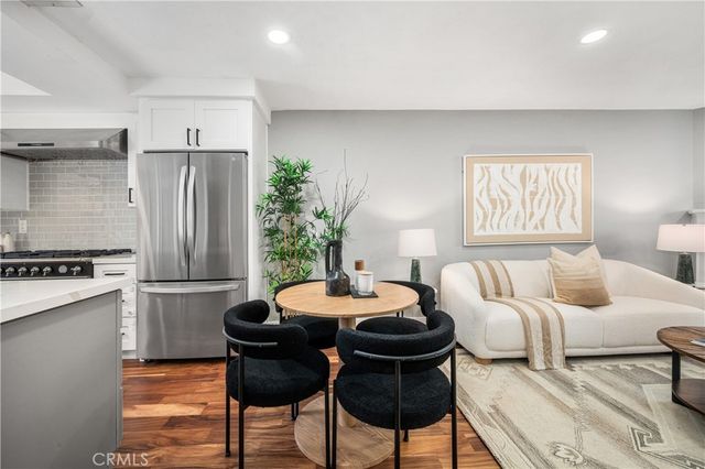 2061 Chatsworth 5, San Diego, CA 92107