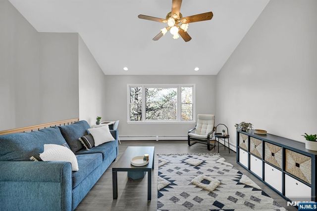 96 Papscoe Road, West Milford, NJ 07421