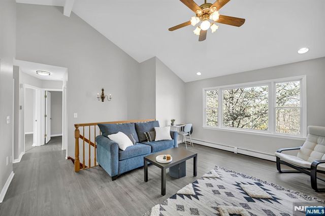 96 Papscoe Road, West Milford, NJ 07421