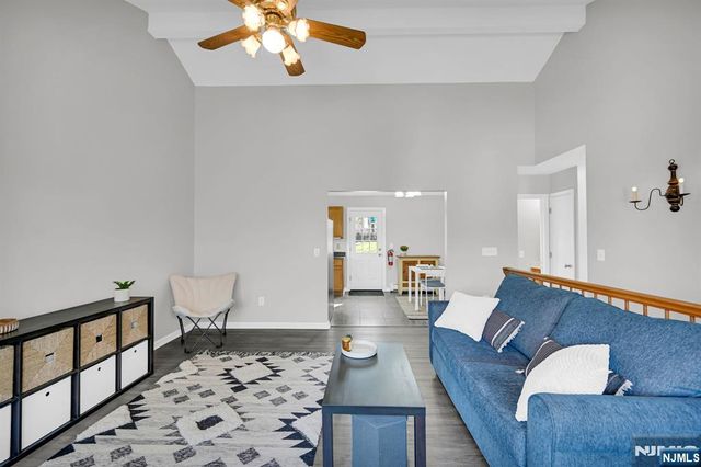 96 Papscoe Road, West Milford, NJ 07421