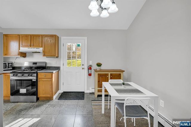 96 Papscoe Road, West Milford, NJ 07421