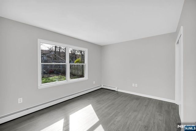 96 Papscoe Road, West Milford, NJ 07421