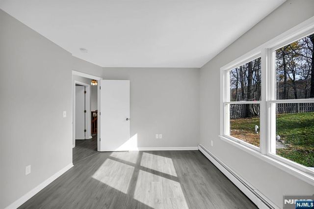 96 Papscoe Road, West Milford, NJ 07421