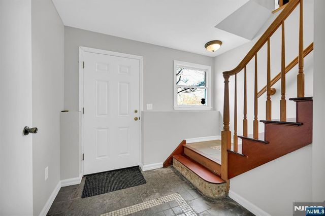 96 Papscoe Road, West Milford, NJ 07421