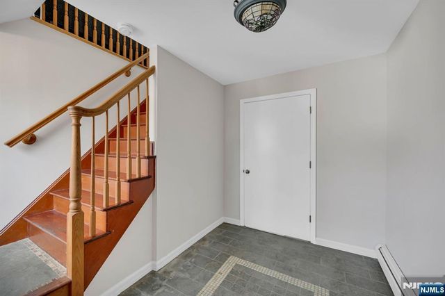 96 Papscoe Road, West Milford, NJ 07421