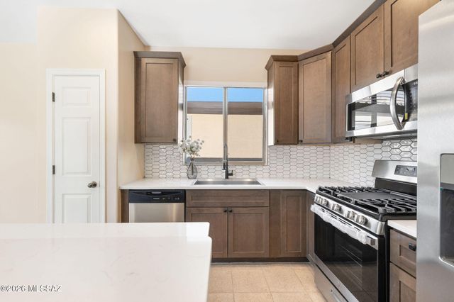 12076 W Makenna Lane, Marana, AZ 85653