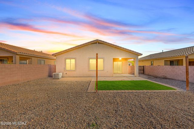12076 W Makenna Lane, Marana, AZ 85653
