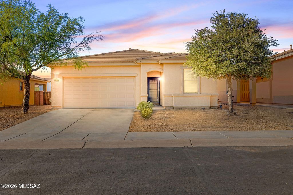 12076 W Makenna Lane, Marana, AZ 85653