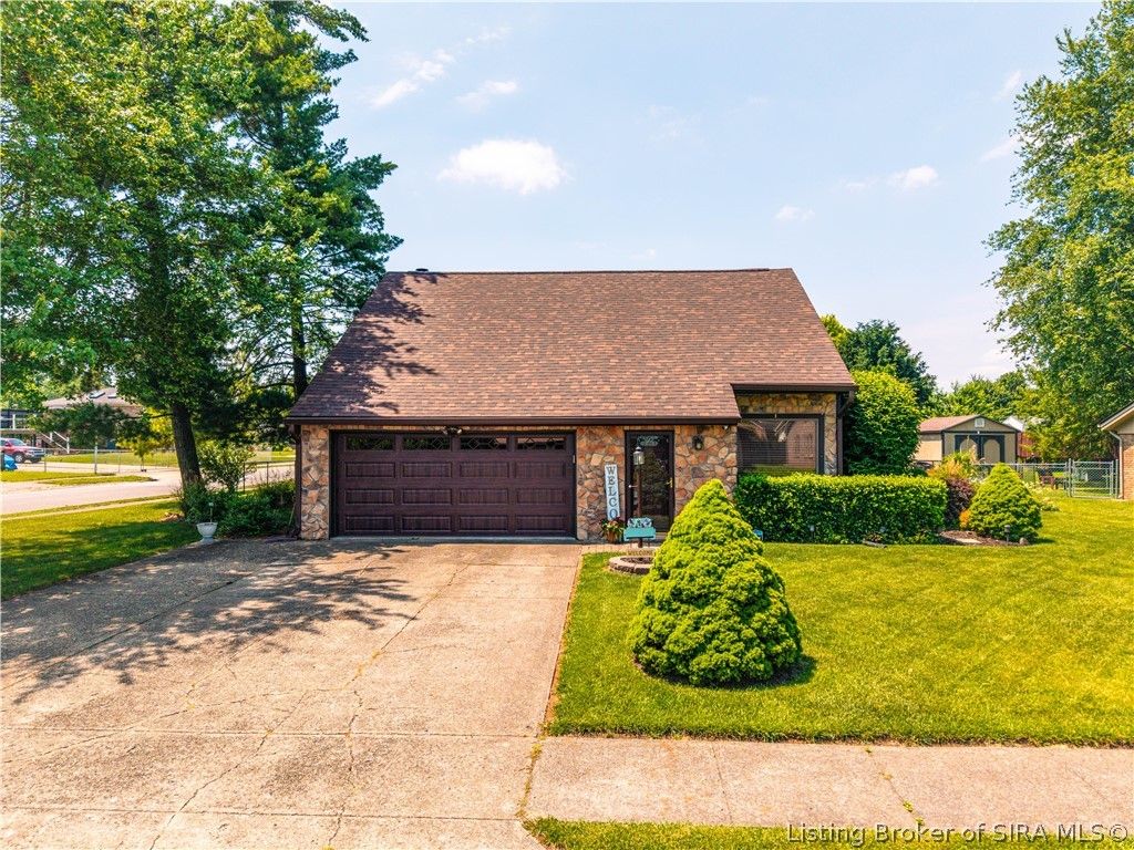 2329 Lombardy Drive, Clarksville, IN 47129