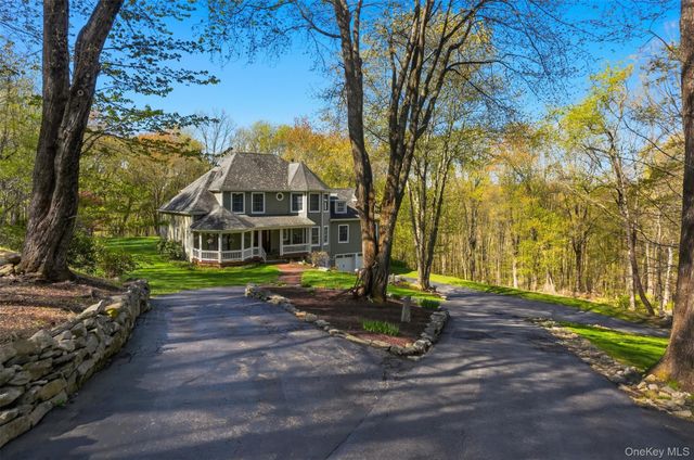 17 Skyview Lane, Mahopac, NY 10541