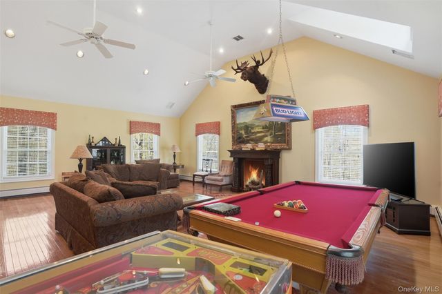 17 Skyview Lane, Mahopac, NY 10541