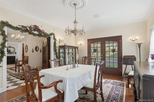 17 Skyview Lane, Mahopac, NY 10541