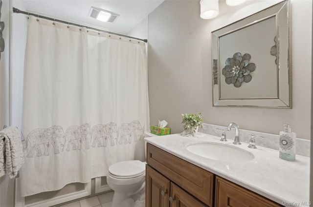 17 Skyview Lane, Mahopac, NY 10541