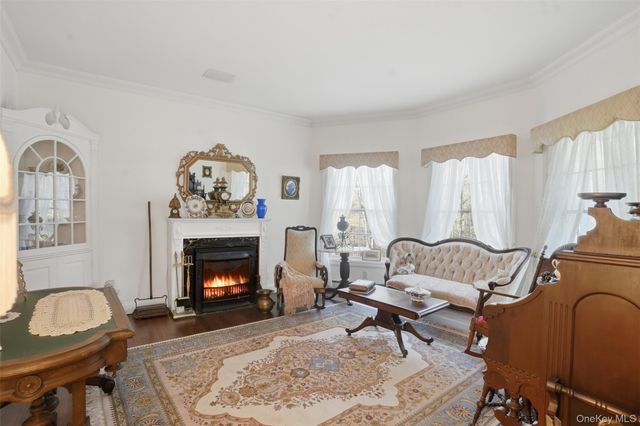 17 Skyview Lane, Mahopac, NY 10541