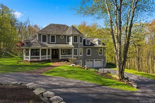 17 Skyview Lane, Mahopac, NY 10541