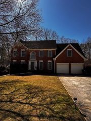 136 Hunters Court, Dallas, GA 30157