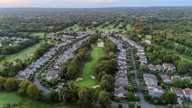 32 Hamlet Drive, Hauppauge, NY 11788