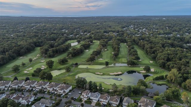 32 Hamlet Drive, Hauppauge, NY 11788