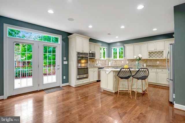 5815 FALLS GATE CT, Falls Church, VA 22041
