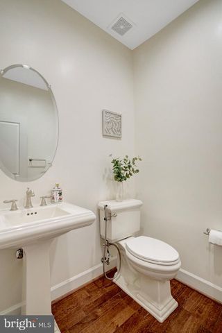 5815 FALLS GATE CT, Falls Church, VA 22041