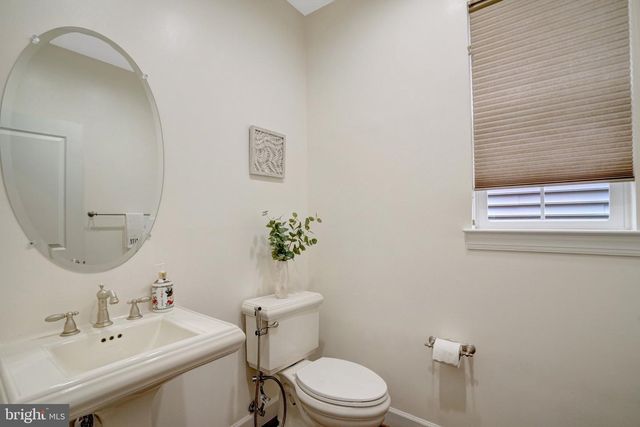 5815 FALLS GATE CT, Falls Church, VA 22041