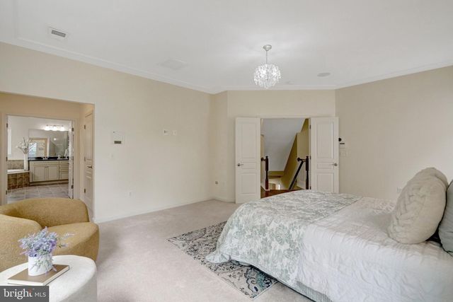5815 FALLS GATE CT, Falls Church, VA 22041