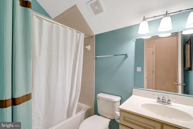 5815 FALLS GATE CT, Falls Church, VA 22041
