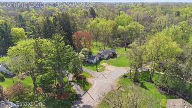 16450 Savoie Street, Livonia, MI 48154