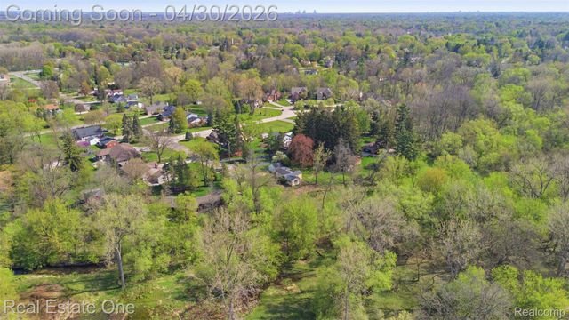 16450 Savoie Street, Livonia, MI 48154