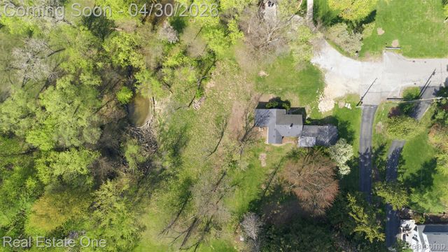 16450 Savoie Street, Livonia, MI 48154