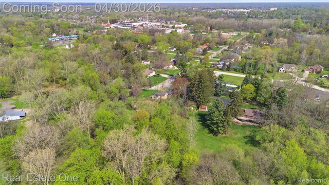 16450 Savoie Street, Livonia, MI 48154