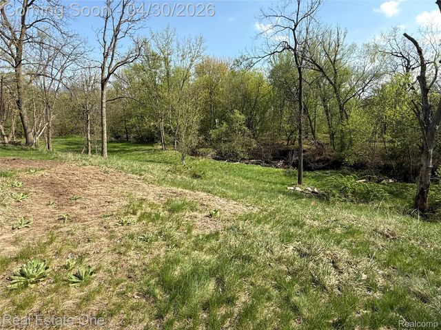 16450 Savoie Street, Livonia, MI 48154