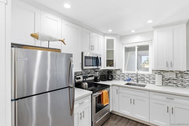 1544 Chalcedony Street, San Diego, CA 92109