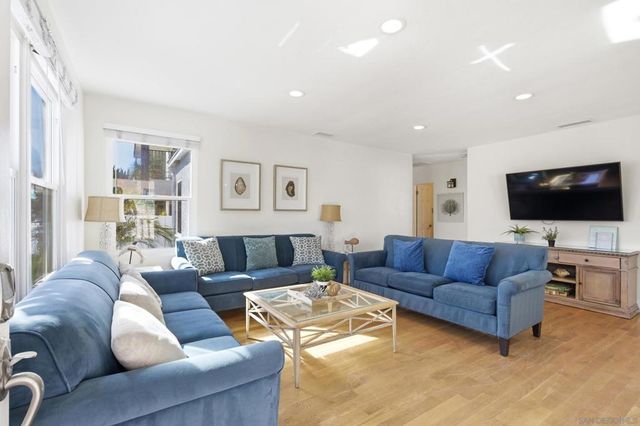 1544 Chalcedony Street, San Diego, CA 92109