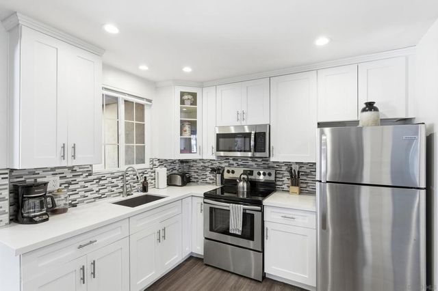 1544 Chalcedony Street, San Diego, CA 92109