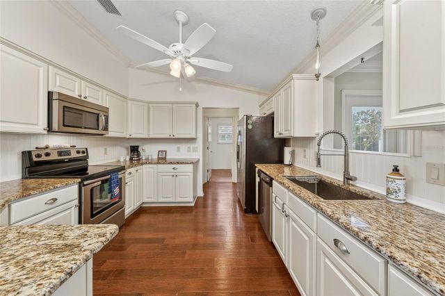 854 FENWICK LOOP, The Villages, FL 32163