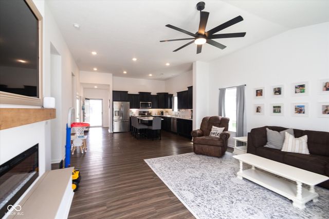 2019 Red Oak Court, Shelbyville, IN 46176