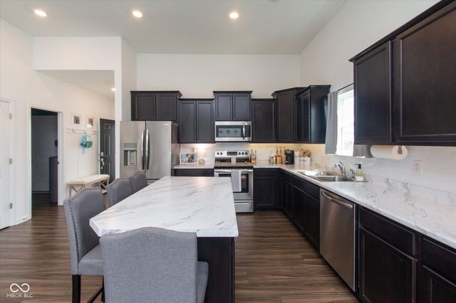 2019 Red Oak Court, Shelbyville, IN 46176