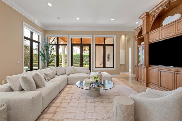 5752 Vintage Oaks Circle, Delray Beach, FL 33484