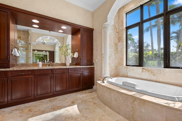 5752 Vintage Oaks Circle, Delray Beach, FL 33484